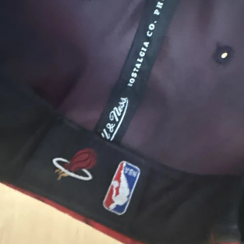MIAMI HEAT RED & BLACK CAMO CAP HAT BY MITCHELL & NESS - OSFA